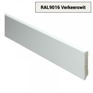 Moderne plint 70×12 Voorgelakt RAL 9016